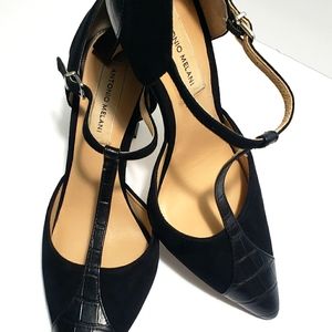 Antonio Melani Black T-Strapped Heels 💋 👠